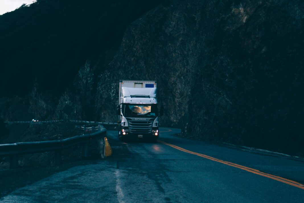 A T4S, que iniciou suas operações em 2017, surgiu após os idealizadores da empresa sentirem na pele o que era sofrer com os prejuízos de roubo de cargas (Foto: Unsplash)