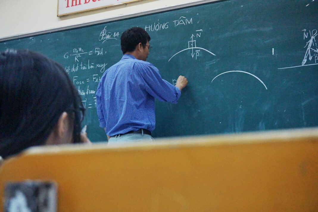 A Ad Astra já contava com muitos alunos e um currículo focado em matemática, ciências, Inteligência Artificial e robótica (Foto: Unsplash)