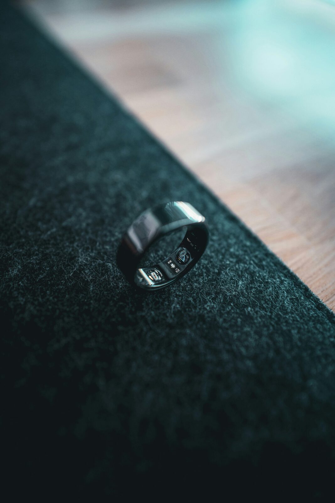 A Samsung lançou oficialmente no Brasil o Galaxy Ring, um anel inteligente com foco no bem-estar e monitoramento da saúde (Foto: Unsplash)