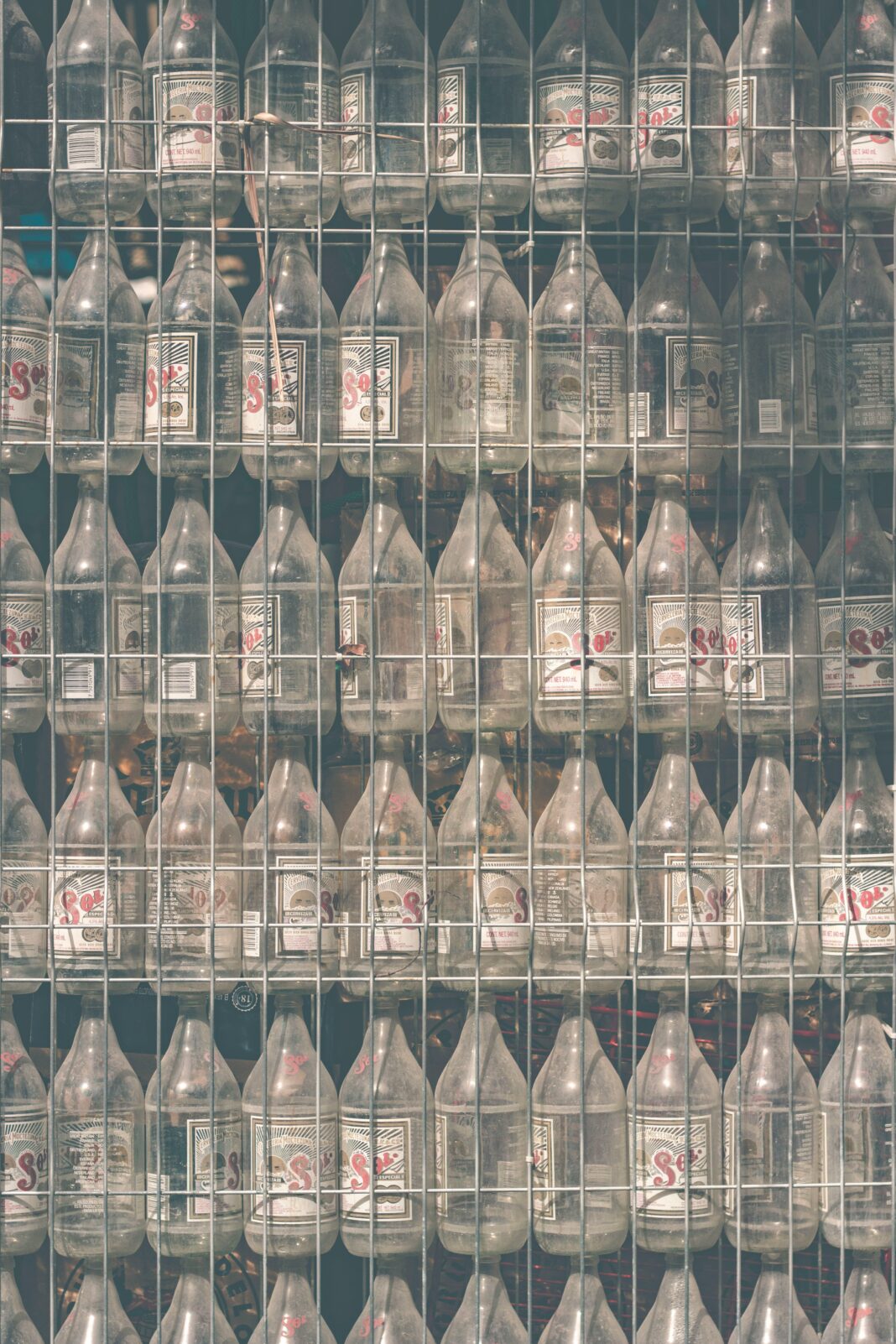 Mensagem em garrafa de 200 anos escrita por arqueólogo é encontrada em antigo sítio gaulês (Foto: Unsplash)