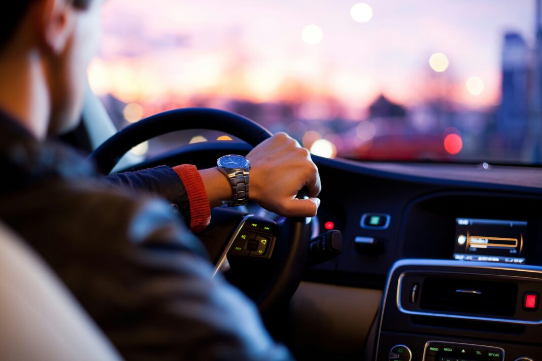 Além da assistência 24 horas ao longo do contrato, os clientes têm acesso ao Clube de Benefícios, que oferece descontos exclusivos em uma rede de parceiros, ampliando ainda mais as vantagens de optar por um carro por assinatura (Foto: Unsplash)