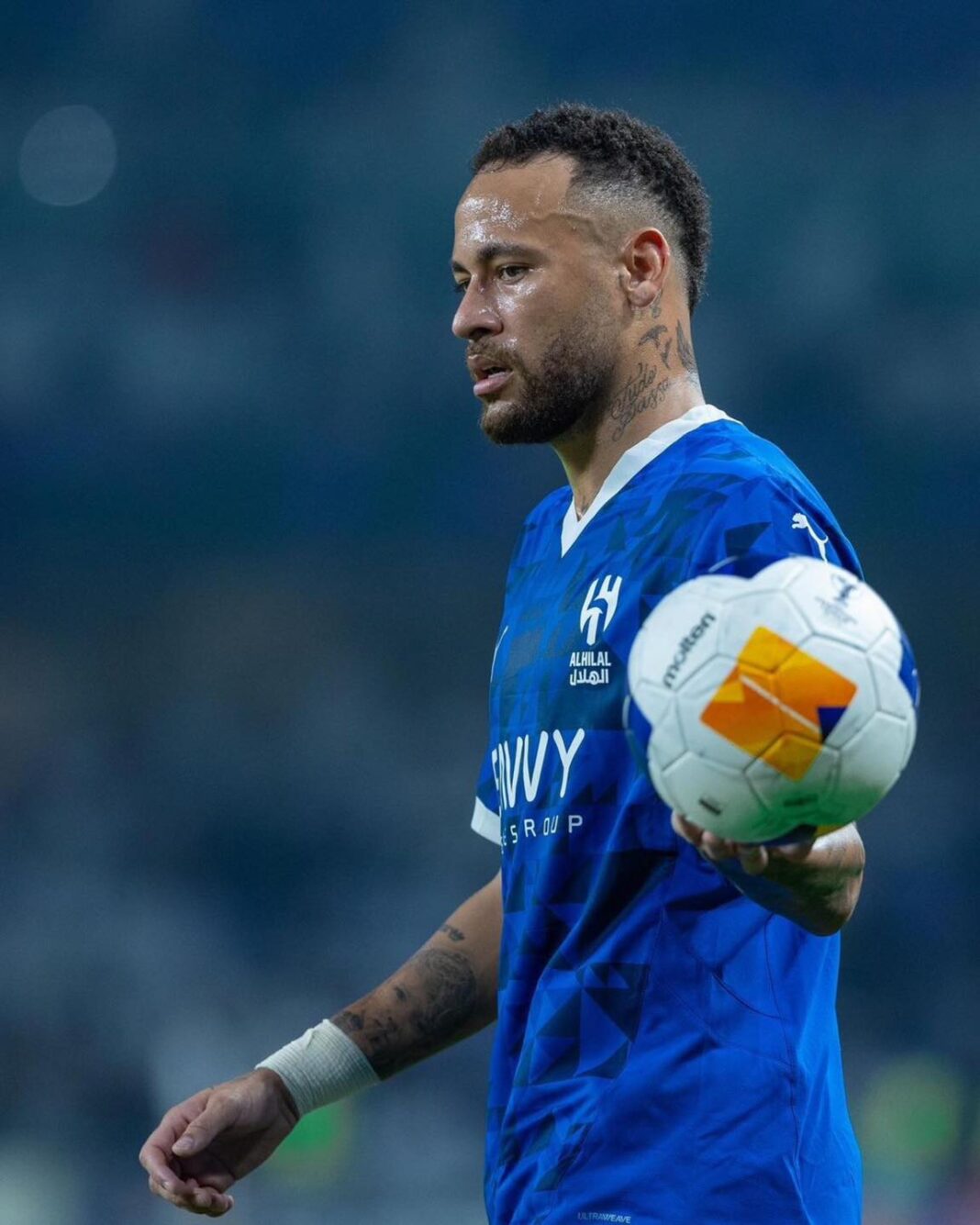 A decisão surge em meio a uma série de lesões que têm afetado o desempenho de Neymar, além de uma gestão de elenco que não contemplaria a inscrição do atacante na próxima edição da Saudi Pro League (Foto: Facebook)