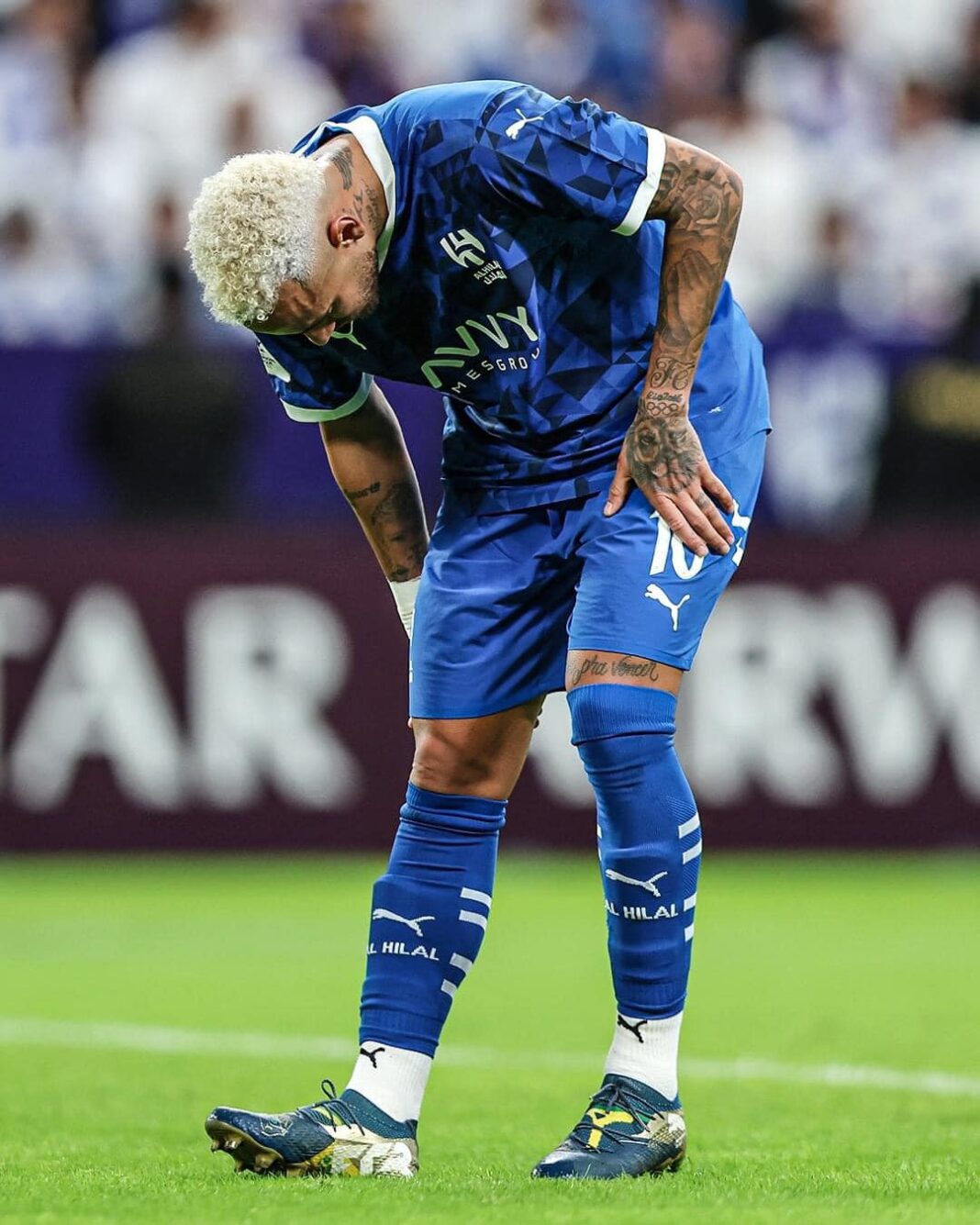 O atacante Neymar sofreu uma nova lesão durante a partida do Al-Hilal contra o Esteghlal, pela Champions League da Ásia, nesta segunda-feira (4) (Foto: Facebook)