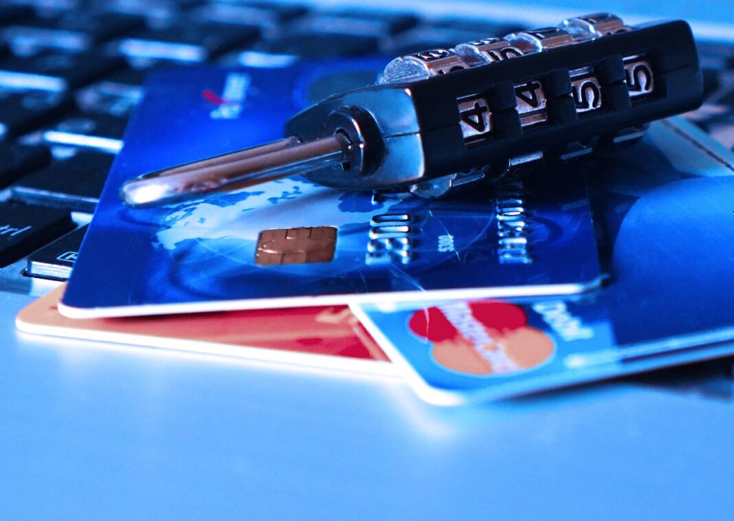 Dados pessoais de 250 mil pessoas foram colocados à venda na darkweb (Foto: Pixabay)