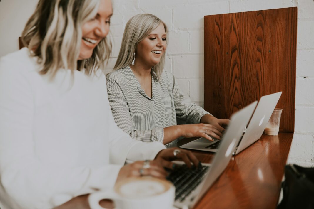 Anna Maria Guimarães, presidente do 30% Club Brazil, aponta que a diversidade é essencial para um ambiente estratégico que favoreça a inovação e o crescimento (Foto: Unsplash)