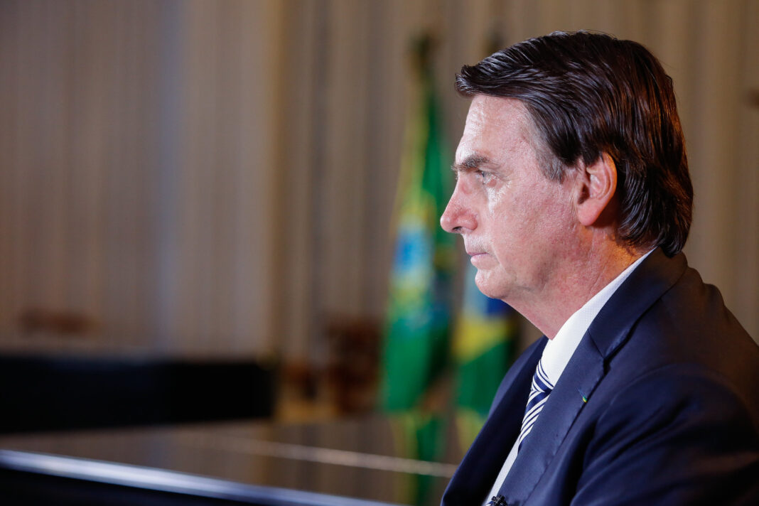 Ex-presidente afirma que acusações são perseguição política e que nunca cogitou ações fora da Constituição (Foto: Instagram)
