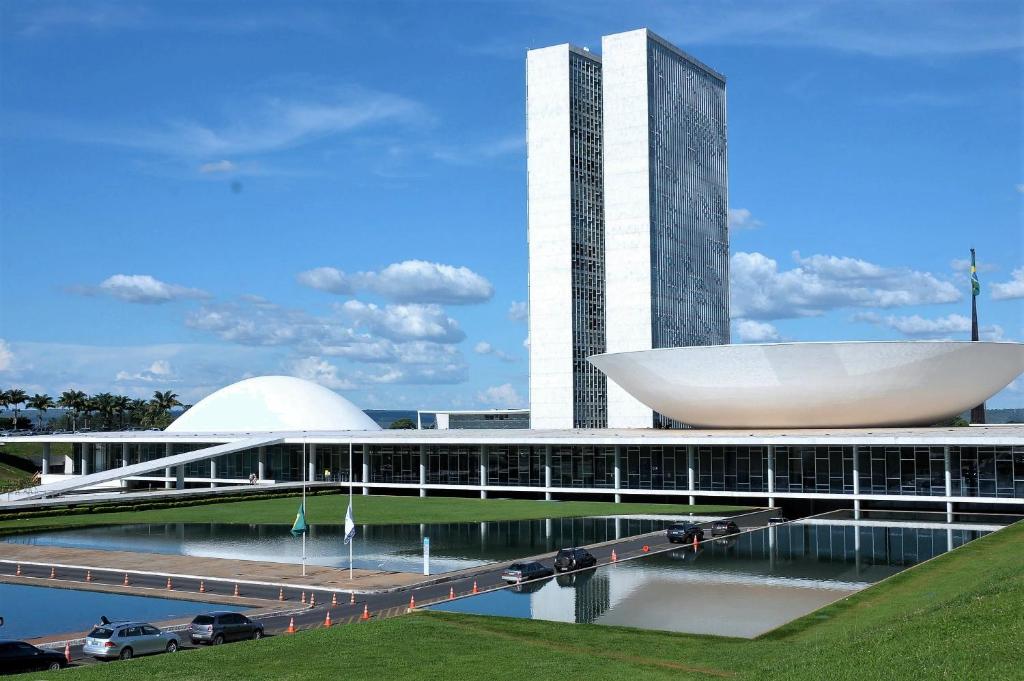 A peça, feita de casco de tartaruga e um bronze raro, era um dos símbolos históricos em exposição no Palácio do Planalto (Foto: Unsplash)