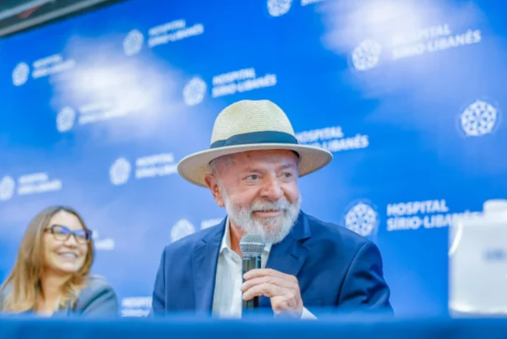 O presidente Luiz Inácio Lula da Silva oficializou, na última segunda-feira (16), a regulamentação da lei que garante pensão especial às pessoas afetadas pela hanseníase e que sofreram isolamento forçado em hospitais-colônia ou outros locais (Foto: Instagram)