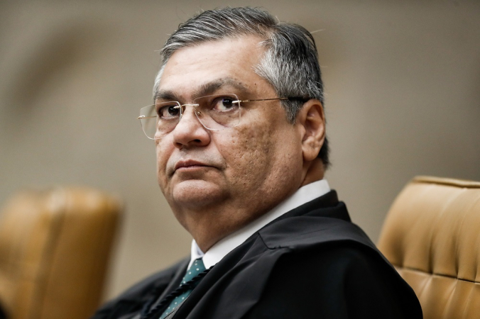 As medidas, consideradas mais rígidas do que o texto aprovado pelos parlamentares, irritaram congressistas, sobretudo os do 