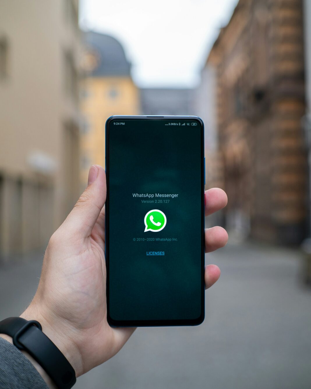 O WhatsApp está desenvolvendo um recurso que notificará os usuários sempre que alguém tirar uma captura de tela de suas conversas (Foto: Unsplash)