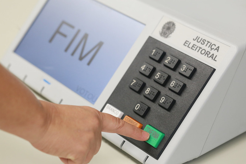 Enquanto a maioria das cidades brasileiras se prepara para a posse de seus prefeitos em 1º de janeiro, 20 municípios enfrentam incertezas devido à situação judicial de seus candidatos mais votados (Foto: Senado)