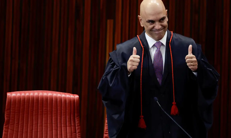 O ministro Alexandre de Moraes, do Supremo Tribunal Federal (STF), encaminhou à Procuradoria-Geral da República (PGR) um pedido de parecer sobre a solicitação do ex-presidente Jair Bolsonaro para viajar aos Estados Unidos e participar da posse de Donald Trump, marcada para o dia 20 deste mês, em Washington (Foto: X)