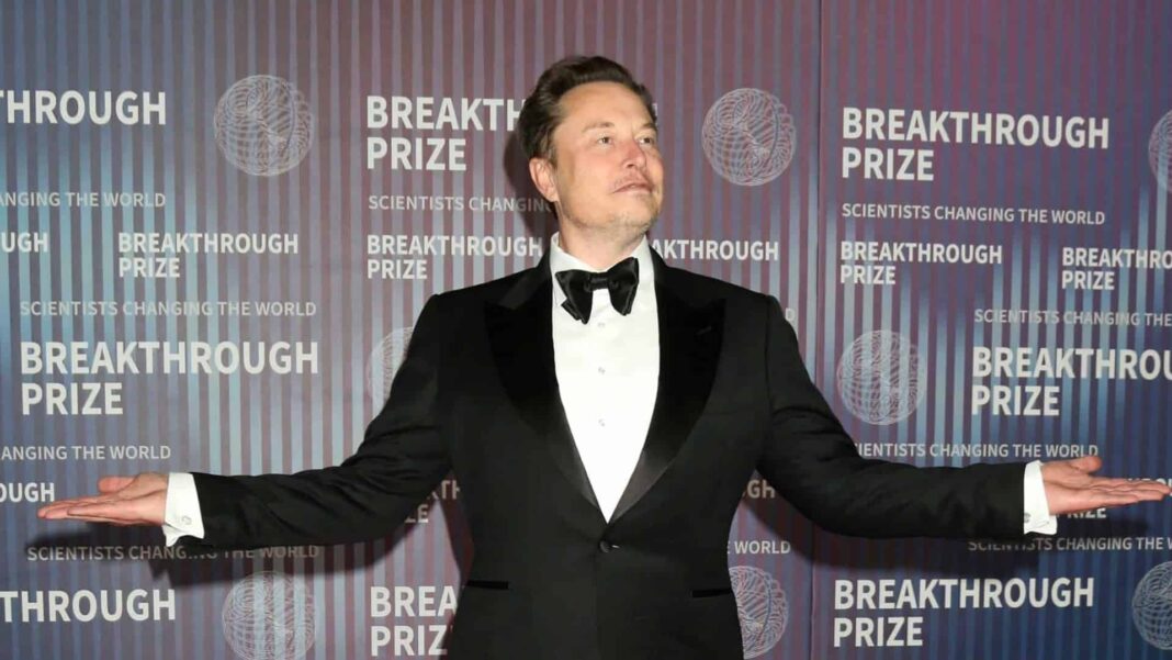 Elon Musk, fundador da SpaceX e CEO da Tesla, acredita que o futuro dos conflitos militares será dominado pelo uso de inteligência artificial (IA) e drones (Foto: X)