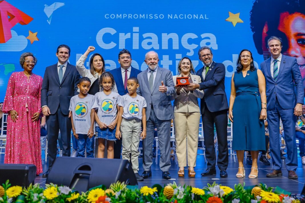 O governo federal reconheceu nesta segunda-feira (10) os esforços de estados e municípios que avançaram na alfabetização de crianças até o 2º ano do ensino fundamental (Foto: X)