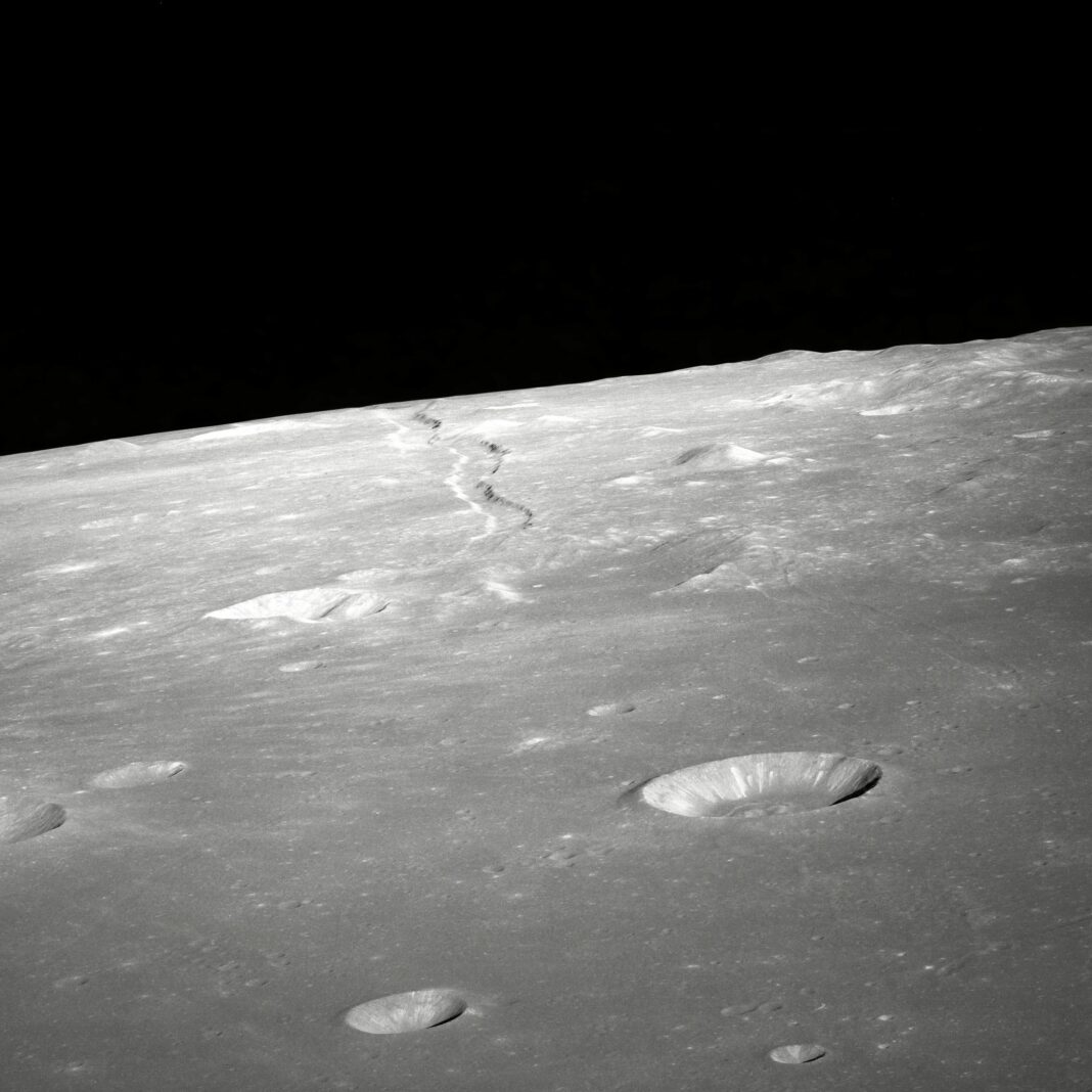 Uma nova missão espacial está a caminho da Lua, levando avanços que podem transformar a exploração do satélite natural (Foto: Unsplash)