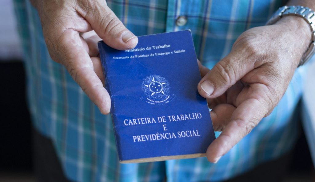 A partir de 1º de julho de 2025, passam a valer as novas regras que regulamentam o trabalho em feriados e domingos no setor de comércio e serviços (Foto: X)