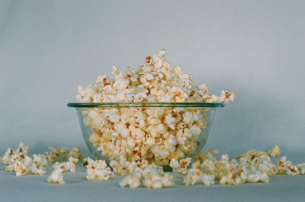 Para quem insiste em manter o hábito, a recomendação é complementar o lanche com outras fontes nutricionais (Foto: Unsplash)