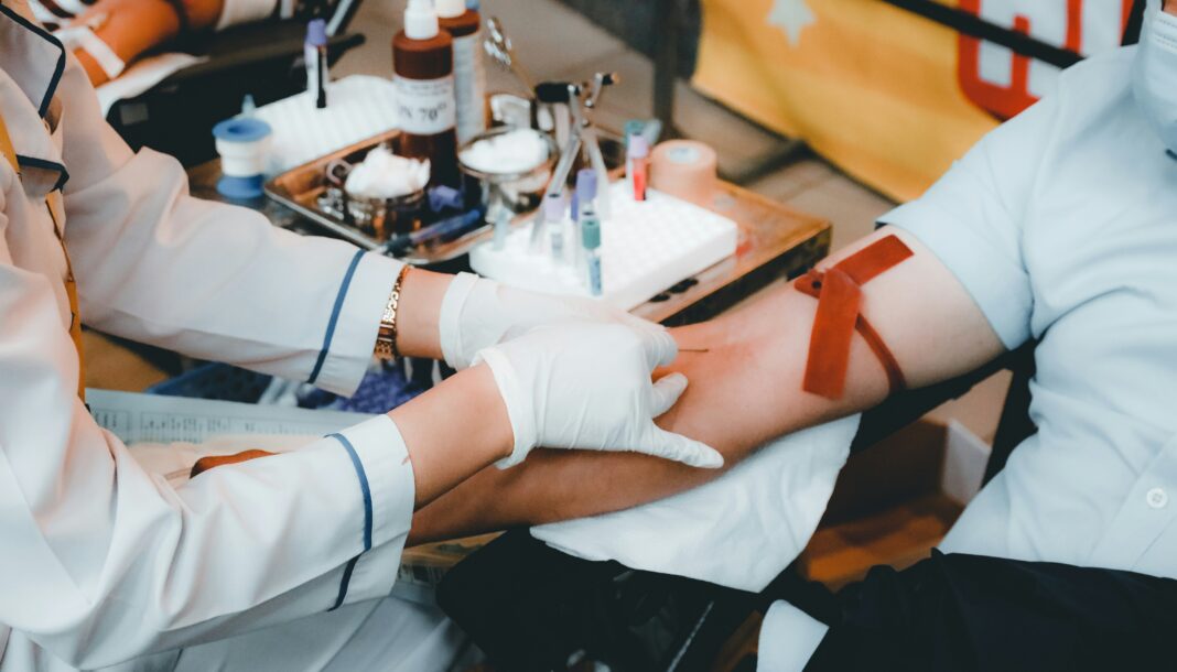 Um dos principais achados foi a identificação de alterações no gene DNMT3A, associado à leucemia (Foto: Unsplash)