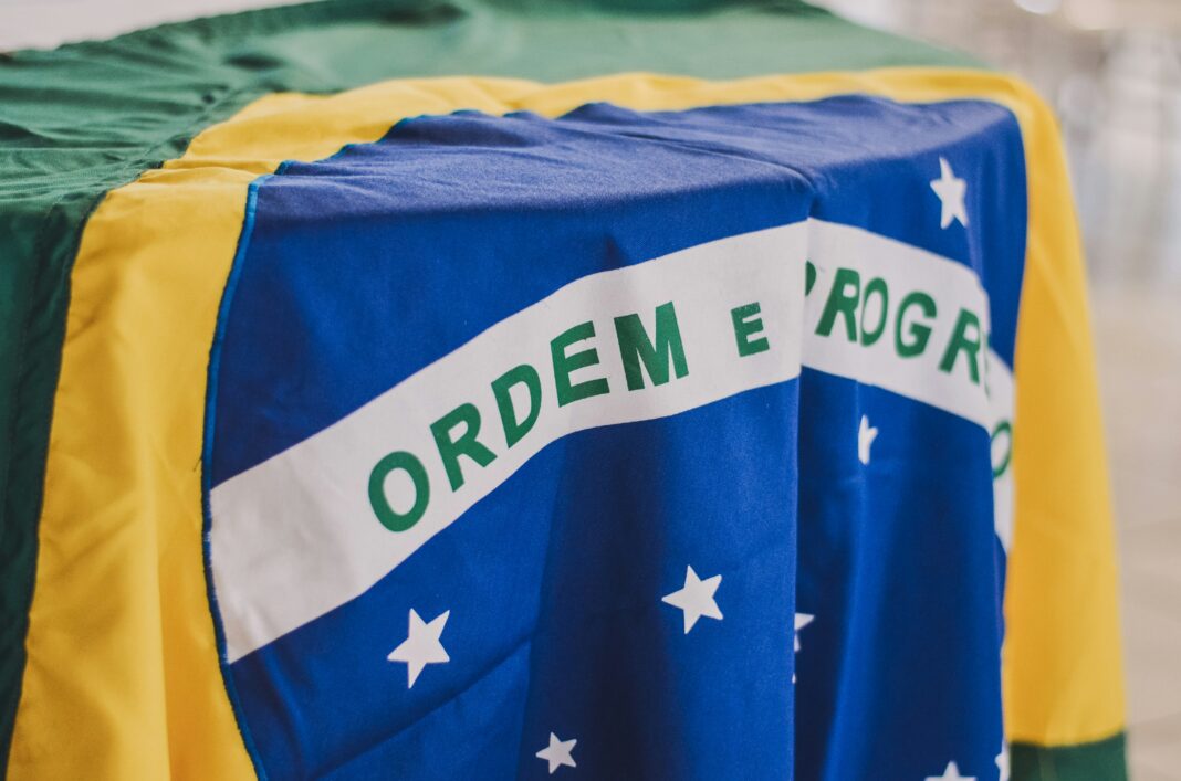 Um novo levantamento internacional sobre felicidade trouxe boas notícias para os brasileiros: o país subiu oito posições e agora aparece em 36º lugar na edição de 2025 do Relatório Mundial da Felicidade (Foto; Unsplash)