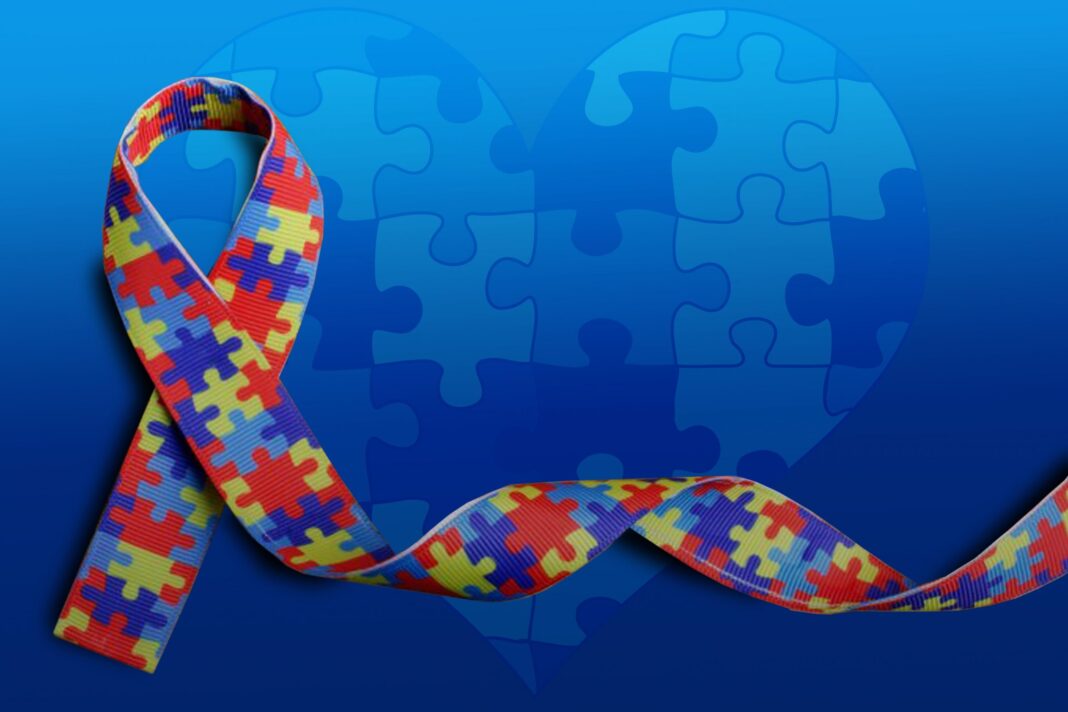 Um recente pronunciamento do Secretário de Saúde dos Estados Unidos reacendeu uma antiga controvérsia sobre o autismo (Foto: X)