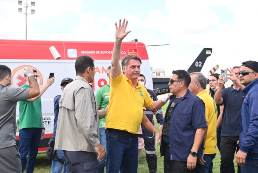 O ex-presidente Jair Bolsonaro foi hospitalizado nesta sexta-feira (11) após apresentar dor abdominal intensa enquanto participava de compromissos públicos em Santa Cruz, no interior do Rio Grande do Norte (Foto:: X)
