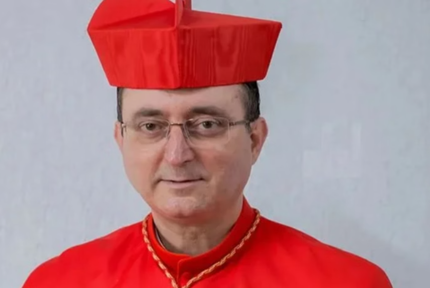 Com a morte do Papa Francisco nesta segunda-feira (21), a sucessão papal voltou a movimentar especulações dentro e fora do Vaticano (Foto: X)