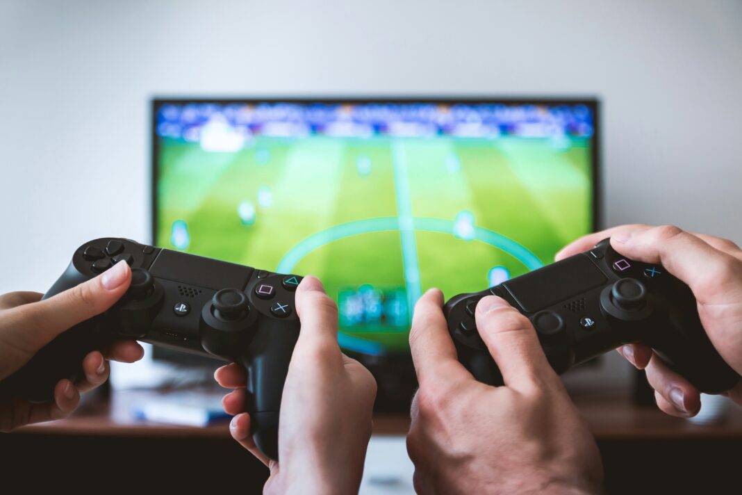 A era dos jogos em discos e cartuchos está com os dias contados (Foto: Unsplash)