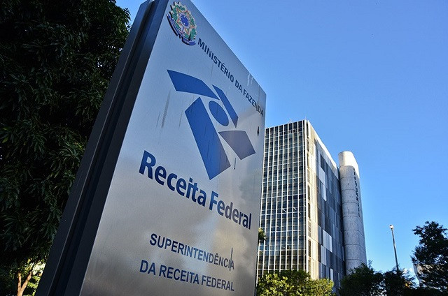 A Receita Federal liberou nesta quarta-feira (23), a partir das 10h, a consulta ao lote residual de restituições do Imposto de Renda referente ao mês de abril (Foto: X)