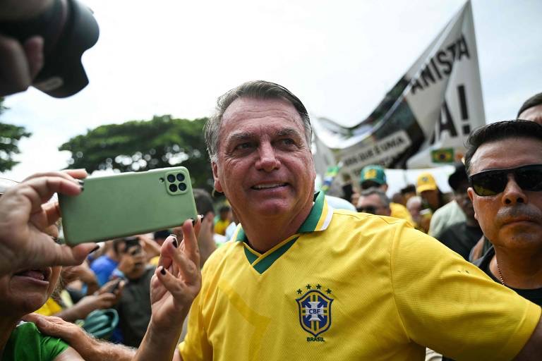 O ex-presidente Jair Bolsonaro (PL) criticou duramente a postura do presidente Luiz Inácio Lula da Silva (PT) e da primeira-dama Janja da Silva durante a recente visita oficial à China (Foto: X)