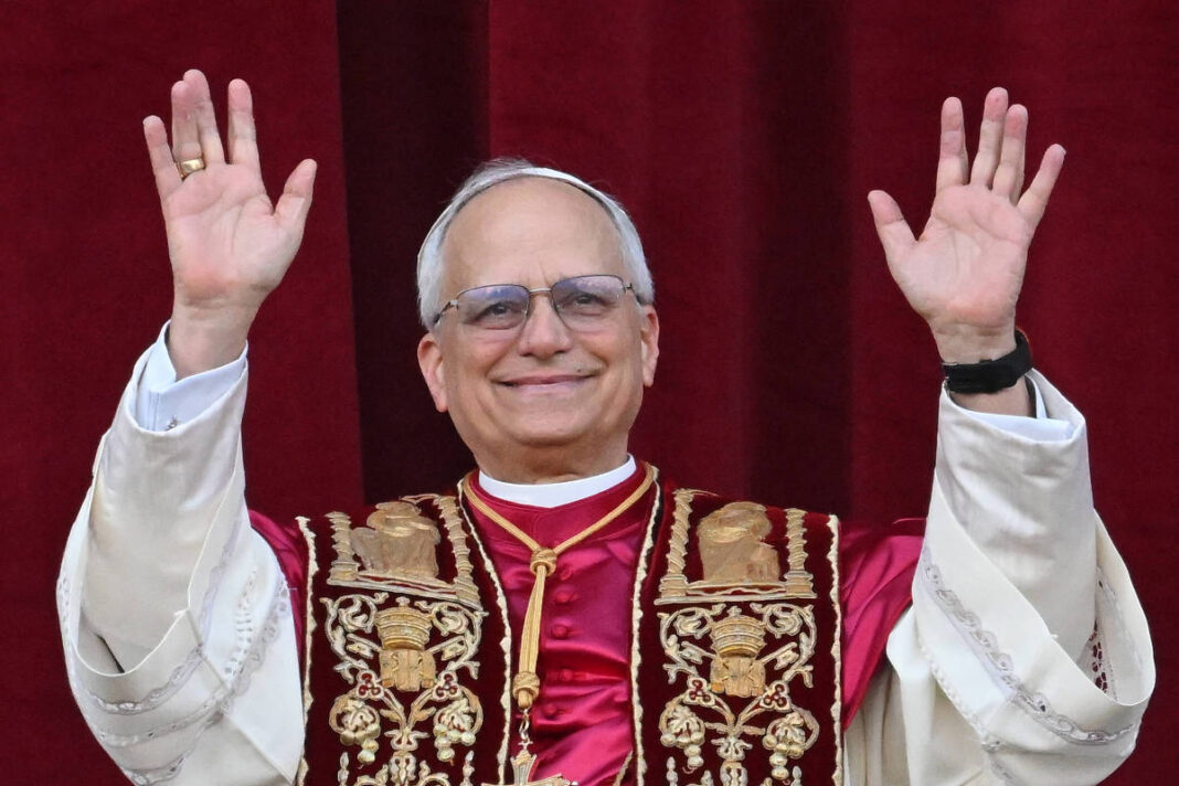 O ex-presidente dos Estados Unidos, Donald Trump, afirmou nesta segunda-feira (19), por meio de publicação na rede Truth Social, que o Vaticano estaria disposto a intermediar as negociações de paz entre Rússia e Ucrânia (Foto: X)