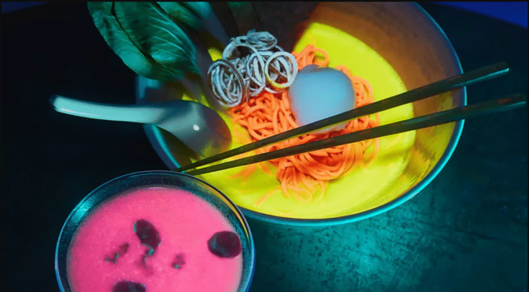Imagine servir um bolo que muda de cor com a iluminação ou um drink que brilha como se tivesse saído de um filme de ficção científica (Foto: X)