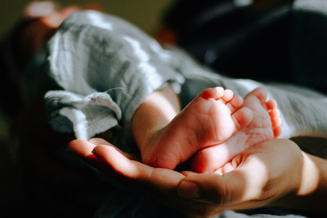 Pela primeira vez desde a sua criação, um recém-nascido foi deixado no berçário anônimo do Hospital San-ikukai, em Tóquio (Foto: Unsplash)