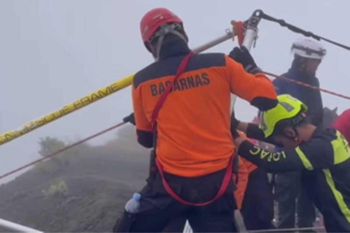 . A jovem caiu em um penhasco durante uma trilha tur&iacute;stica realizada no &uacute;ltimo s&aacute;bado (21), e foi encontrada sem vida nesta ter&ccedil;a-feira (24), conforme confirmado pela fam&iacute;lia (Foto: X)