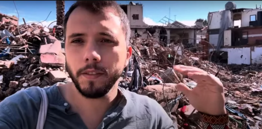 O ativista brasileiro Thiago Ávila, de 38 anos, permanece sob custódia das autoridades israelenses após ser detido a bordo do veleiro Madleen, que transportava ajuda humanitária com destino à Faixa de Gaza (Foto: X)