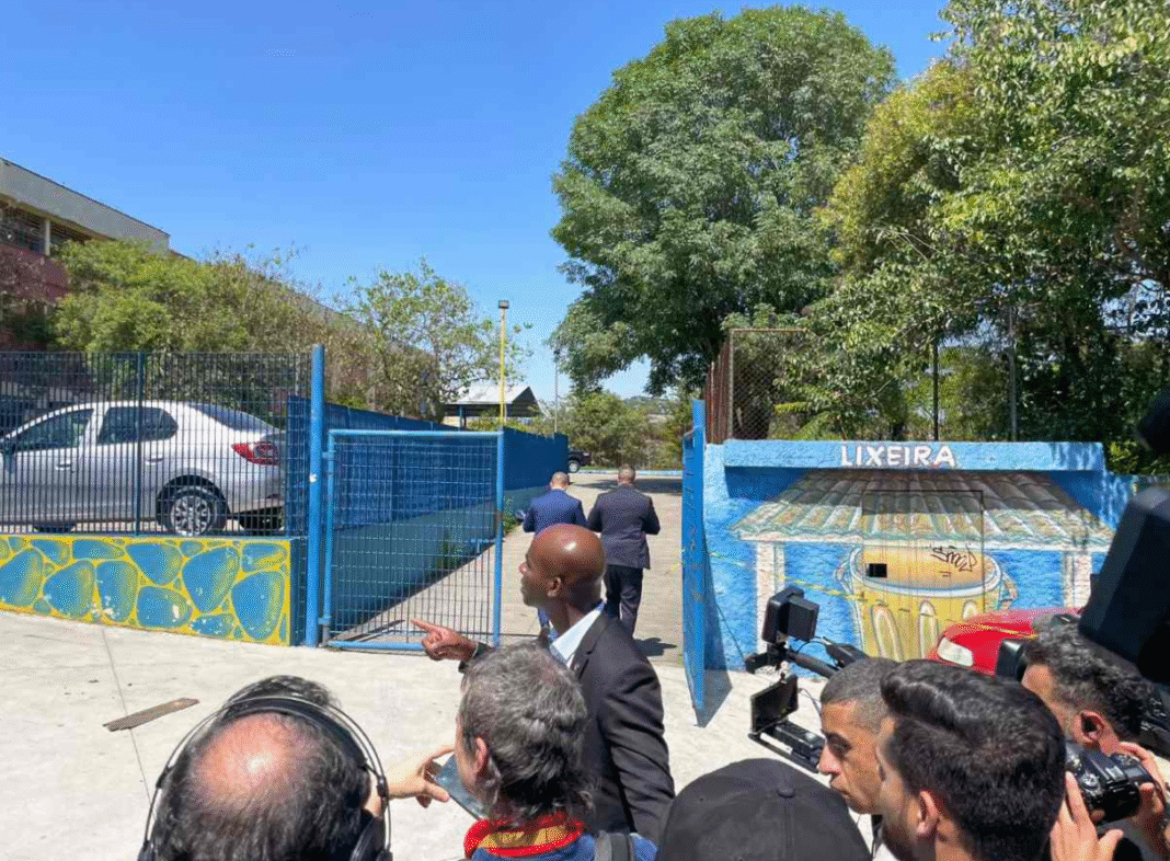 Mais de dezoito meses depois do ataque a tiros na Escola Estadual Sapopemba, na zona leste de São Paulo, a Polícia Civil ainda esbarra na falta de acesso a conversas trocadas no Discord — plataforma onde o atentado foi articulado por um dos envolvidos (Foto: X)