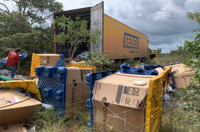 Uma quadrilha que agia com alto grau de organização para roubar cargas dos Correios e de empresas de comércio eletrônico como o Mercado Livre virou alvo da Polícia Federal (Foto: X)