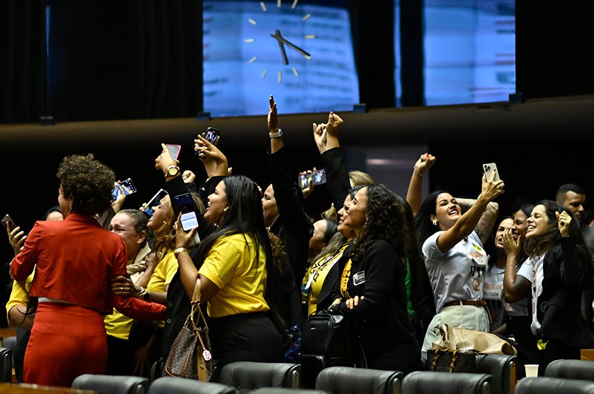 O Congresso Nacional derrubou nesta terça-feira (17) o veto presidencial ao projeto de lei que cria uma pensão especial e indenização por danos morais para as vítimas da síndrome congênita provocada pelo Zika vírus (Foto: X)