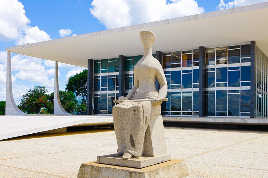 O Supremo Tribunal Federal (STF) retoma nesta quarta-feira (25) um julgamento que pode mudar profundamente a forma como redes sociais operam no Brasil (Foto: X)