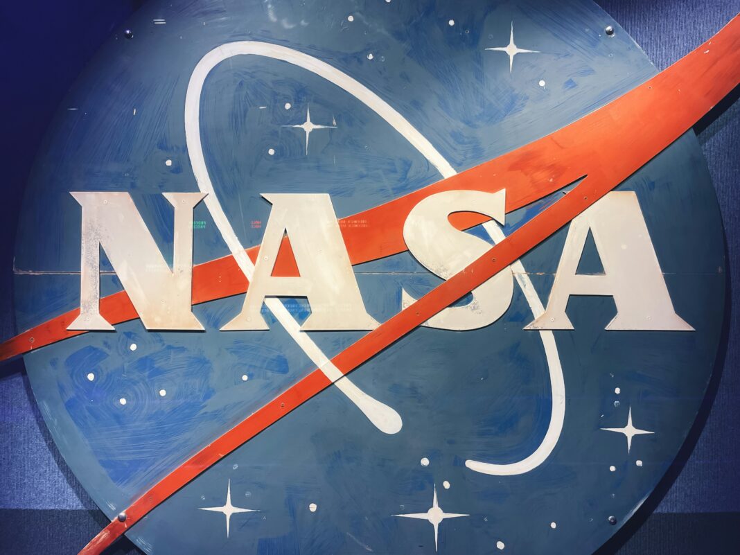 A tradicional presença da NASA e da Fundação Nacional de Ciência (NSF) em eventos astronômicos de grande porte deixou de acontecer neste mês de junho, quando ambas as instituições se ausentaram da 246ª reunião da Sociedade Astronômica Americana (AAS), realizada no Alasca (Foto: X)