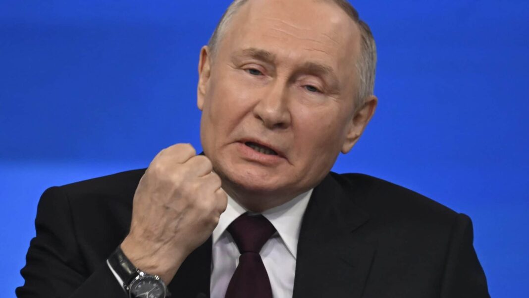 Em mais um movimento para fortalecer a autonomia digital da Rússia, o presidente Vladimir Putin sancionou uma nova lei que autoriza o desenvolvimento de um aplicativo nacional de mensagens (Foto: X)