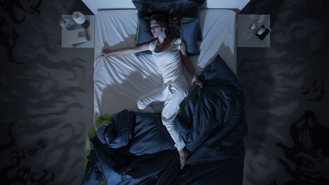 Ter um pesadelo ocasional é normal — mas quando eles se tornam frequentes, o impacto vai muito além de noites mal dormidas (Foto: X)