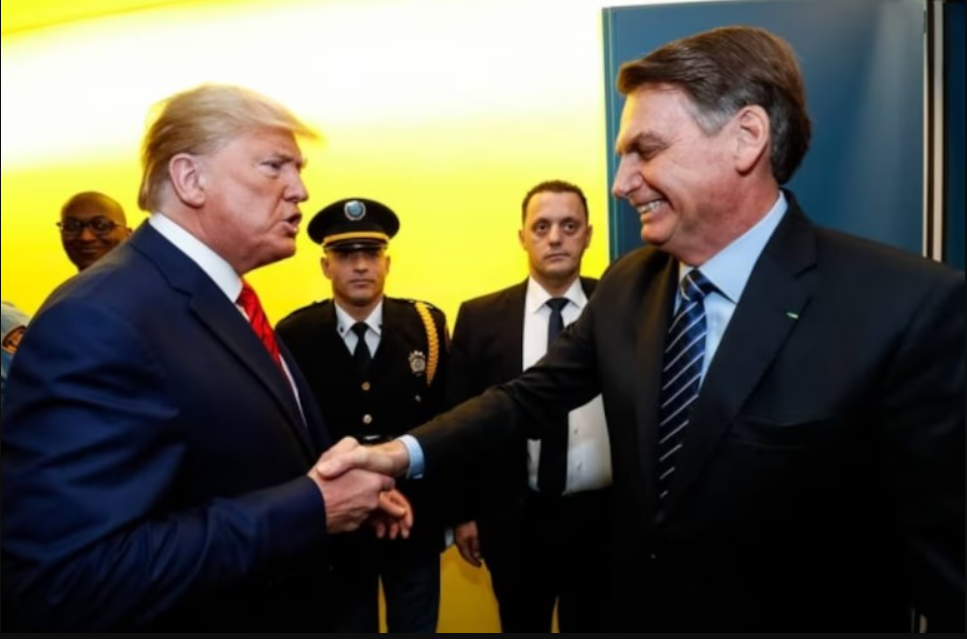 A Embaixada dos Estados Unidos no Brasil divulgou nesta quarta-feira (9/7) um posicionamento oficial no qual expressa apoio ao ex-presidente Jair Bolsonaro e sua família, classificando as ações judiciais em curso como uma “perseguição política vergonhosa” (Foto: X)