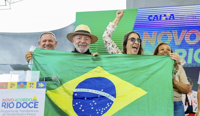 Em resposta à recente imposição de tarifas de 50% sobre exportações brasileiras pelos Estados Unidos, o governo do presidente Luiz Inácio Lula da Silva (PT) tem mobilizado uma campanha que recorre ao patriotismo como principal estratégia para enfrentar a medida (Foto: X)