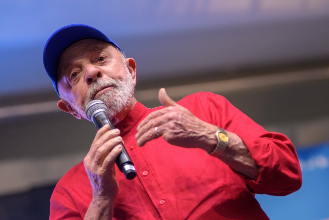 Durante discurso no 60º Congresso da União Nacional dos Estudantes (Conune), em Goiânia, o presidente Luiz Inácio Lula da Silva comentou com ironia a recente declaração de Donald Trump sobre Jair Bolsonaro (Foto: X)
