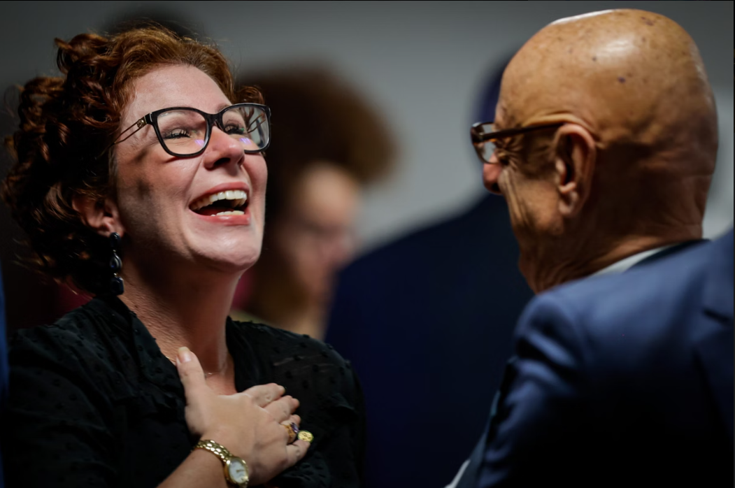 A prisão da deputada Carla Zambelli (PL-SP) em Roma reacendeu o embate político sobre a perda de seu mandato (Foto: X)