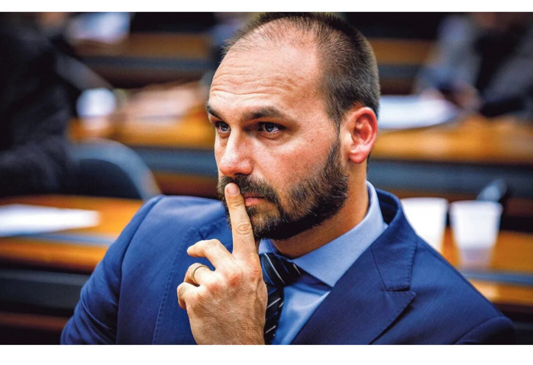 Desde fevereiro deste ano, quando deixou o Brasil rumo aos Estados Unidos, o deputado federal Eduardo Bolsonaro (PL-SP) teve R$ 10,8 milhões em emendas parlamentares liberadas (Foto: X)