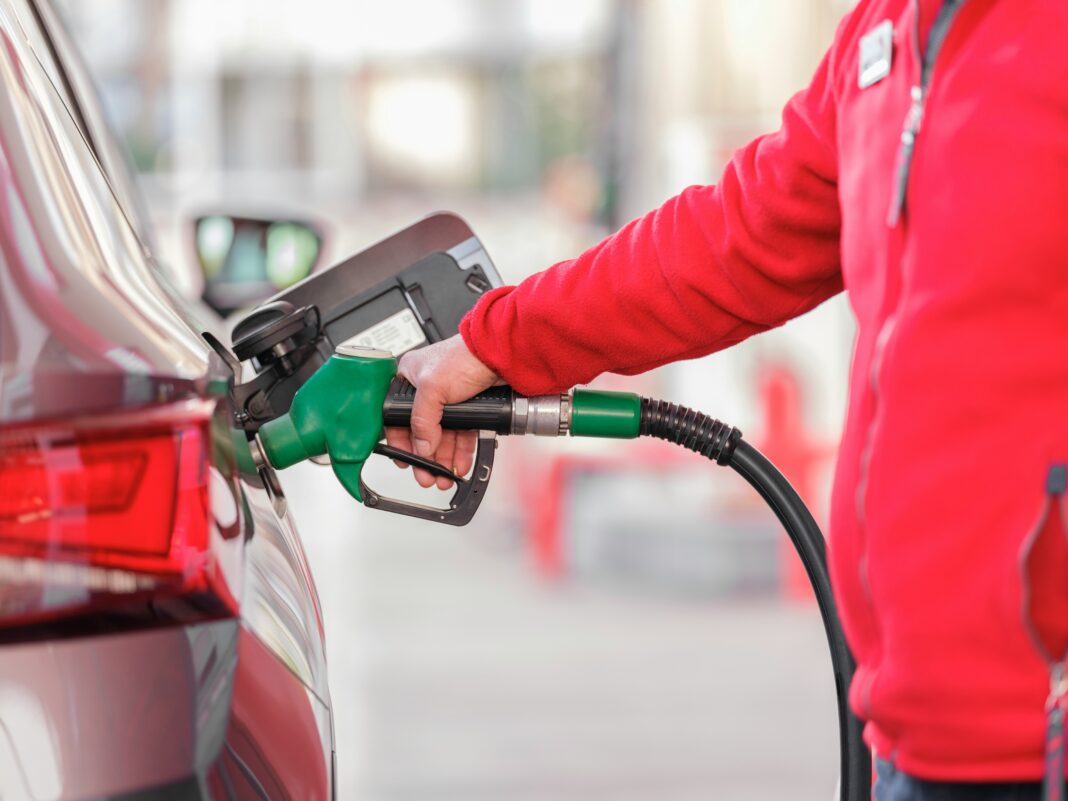 O governo federal pediu ação imediata dos órgãos de fiscalização diante do que classificou como aumento “indevido” no preço da gasolina em Minas Gerais e no Distrito Federal (Foto: Unsplash)