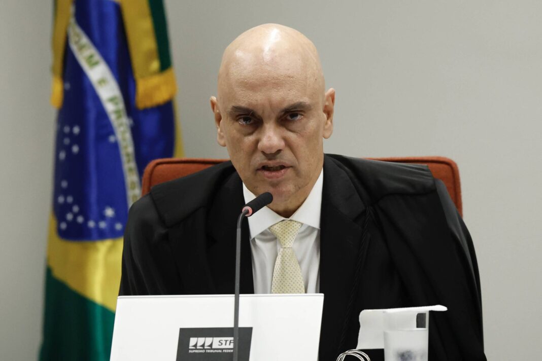 Durante a abertura do segundo semestre do Judiciário, nesta sexta-feira (1º/8), o ministro Alexandre de Moraes, do Supremo Tribunal Federal (STF), fez um pronunciamento firme contra os ataques que vem recebendo tanto no Brasil quanto no exterior (Foto: X)