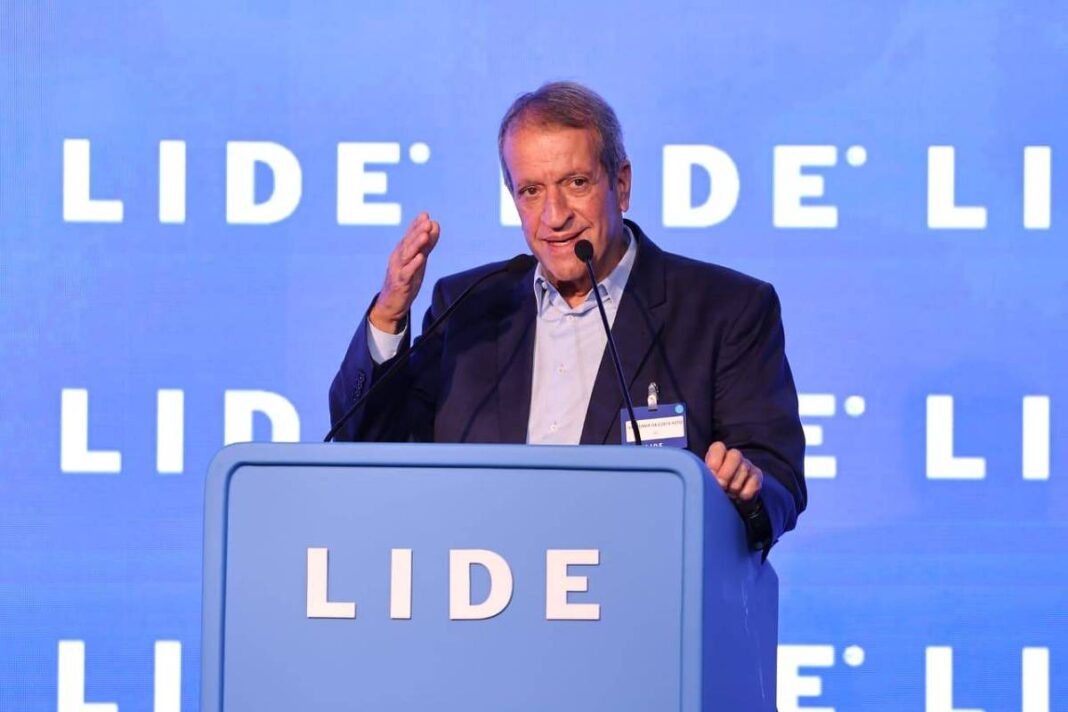 Durante a cerimônia, o presidente nacional do Republicanos, deputado Marcos Pereira (SP), elogiou Tarcísio e indicou que o partido está disposto a lançá-lo como candidato em 2026 (Foto; X)