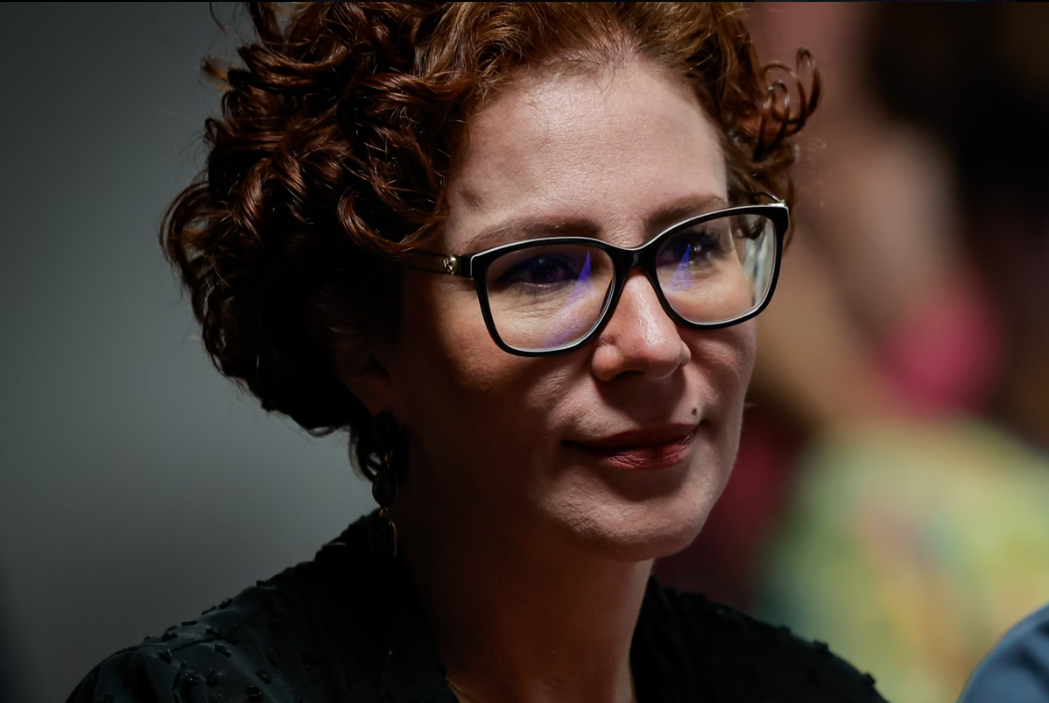 A defesa da deputada federal Carla Zambelli (PL-SP) afirmou que a parlamentar ameaçou iniciar uma greve de fome após ser presa na Itália, mas recuou da decisão (Foto: X)
